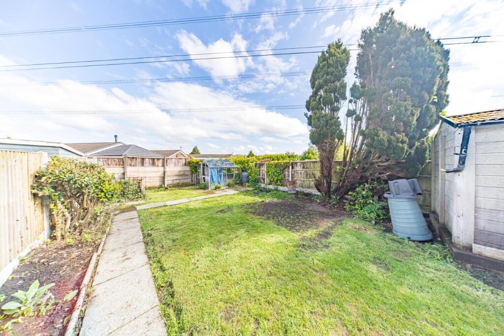 288 Scholes Lane garden 2.jpg