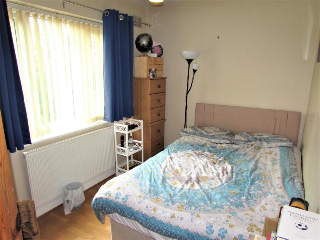 LordLn303bed2.JPG