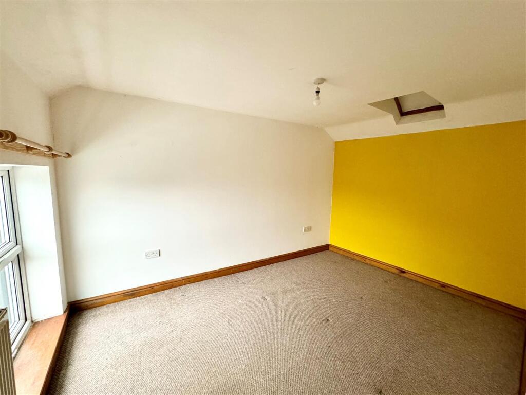 Bakery Bedroom 1.jpg