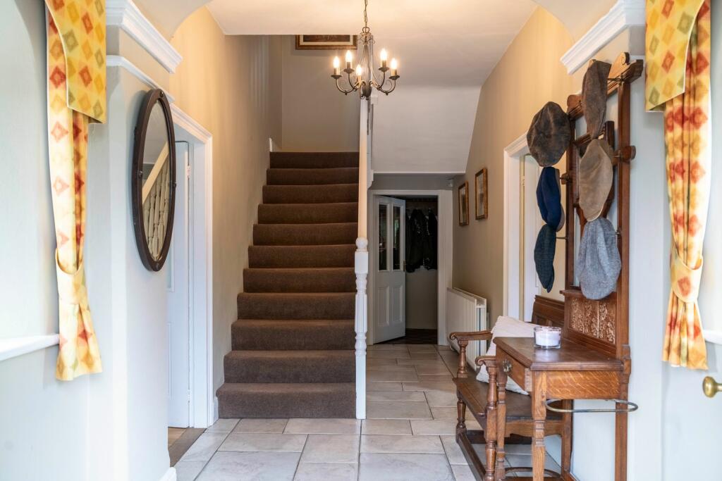 Impressive entrance hallway