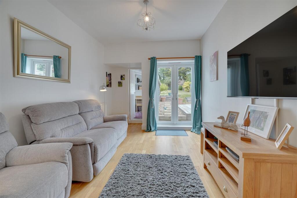 17 New Cheveley Rd, Newmarket --12.jpg