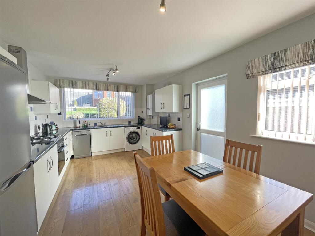 Briarleigh Close 21 Kitchen Dining Front...jpg