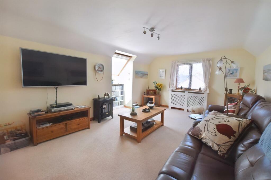 Bedroom 4 / Entertainment Room