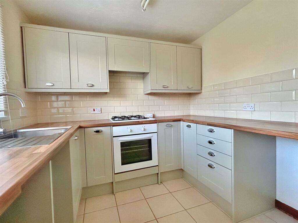 Kitchen (2).jpg