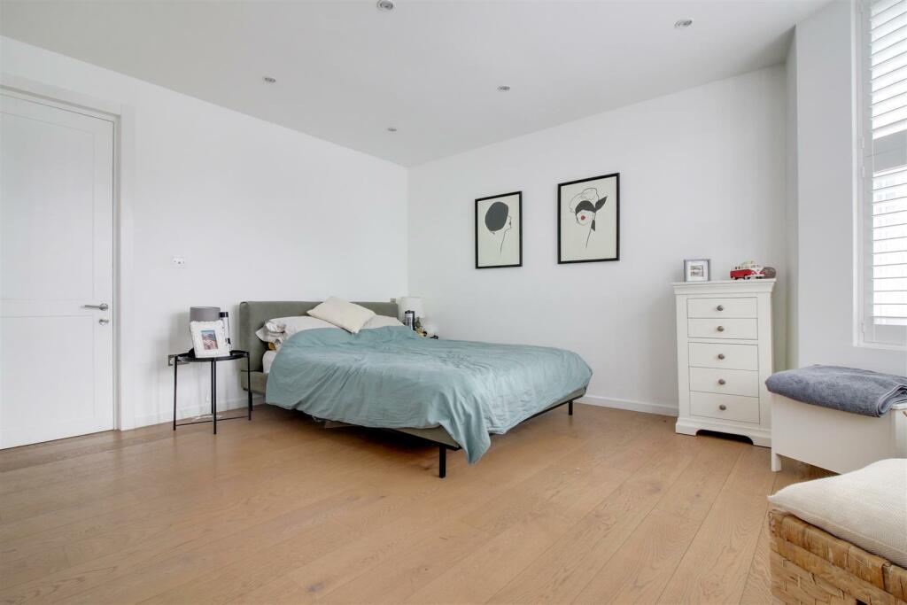 BED1.jpg