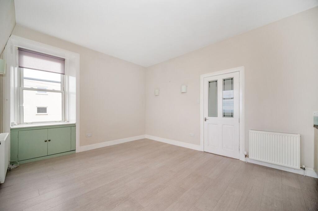 Lounge/Kitchen