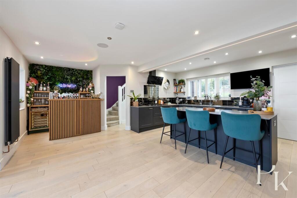Living Room/Kitchen