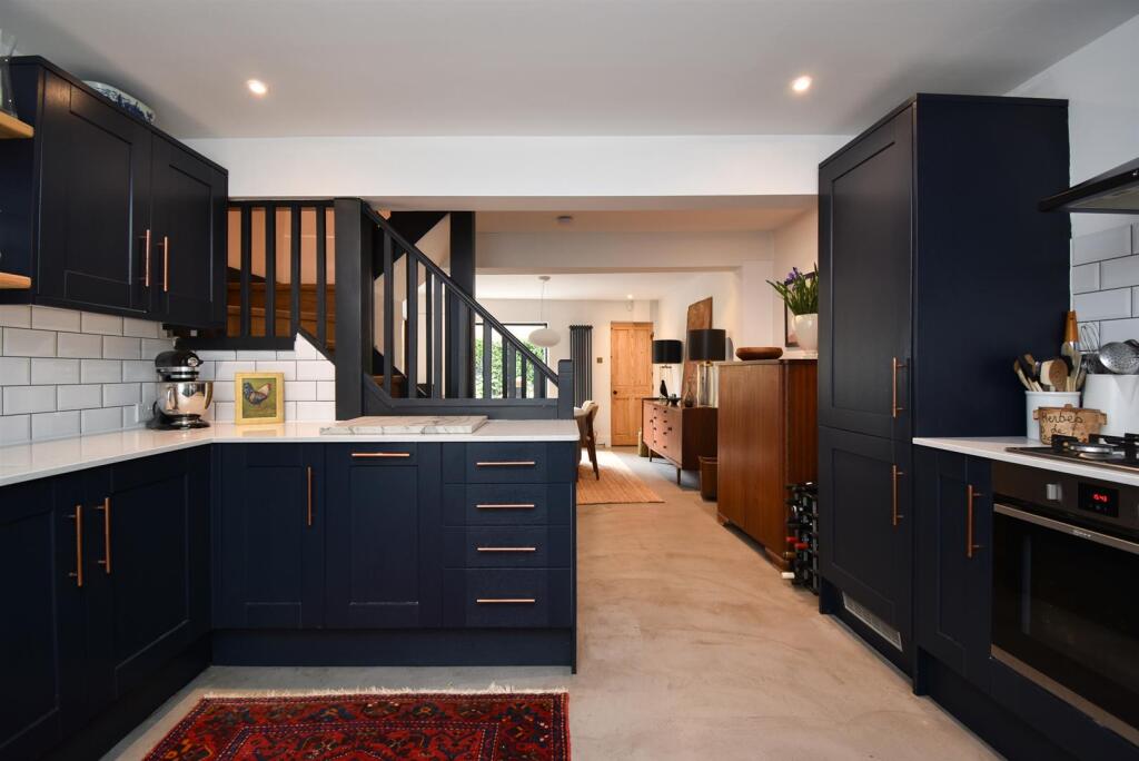 Kitchen &amp; open plan living space
