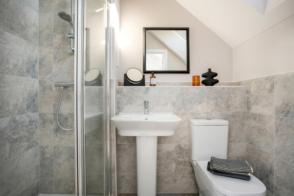 TW_ST_Ockley Park_Harrton_Ensuite