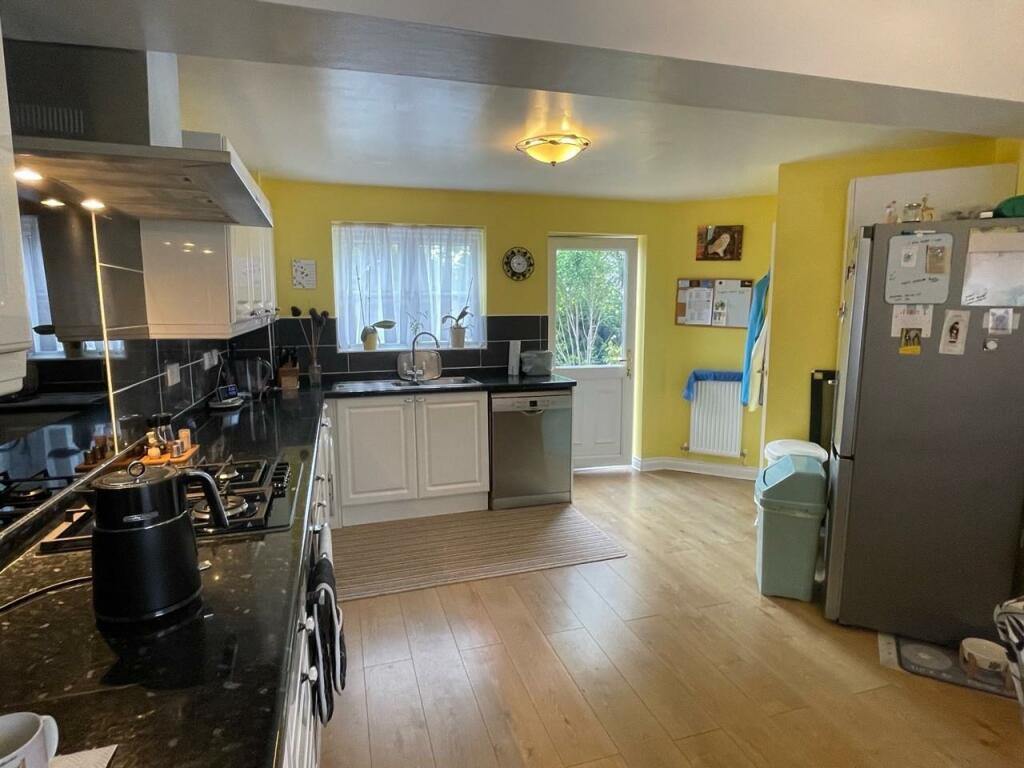 Kitchen;.jpg