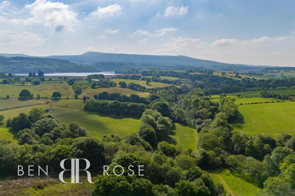 Aerial View - Surroundings