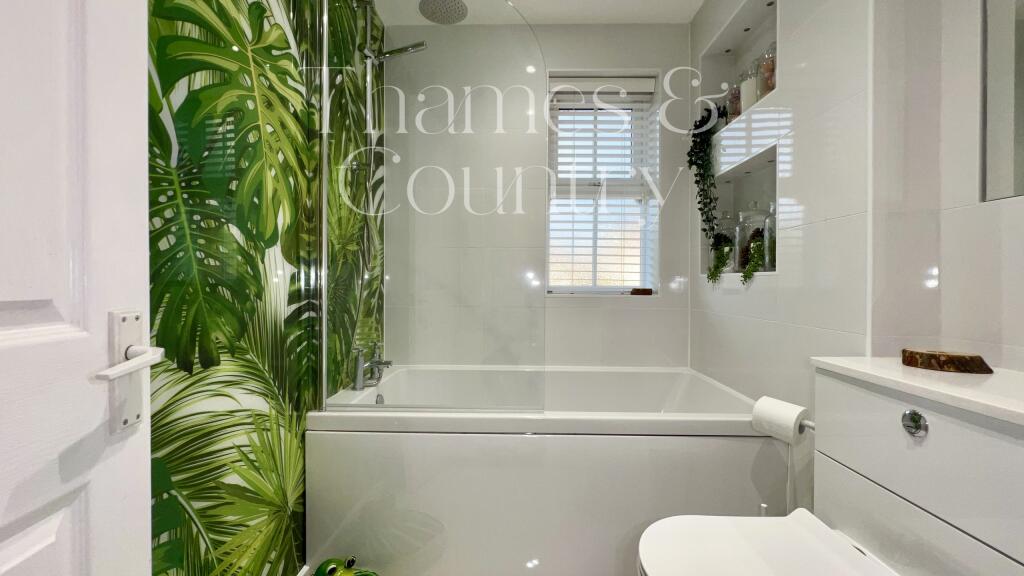 Family Bathroom first floor