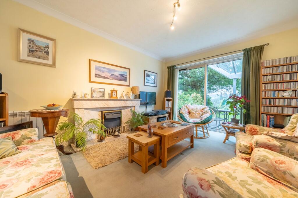 SITTING ROOM