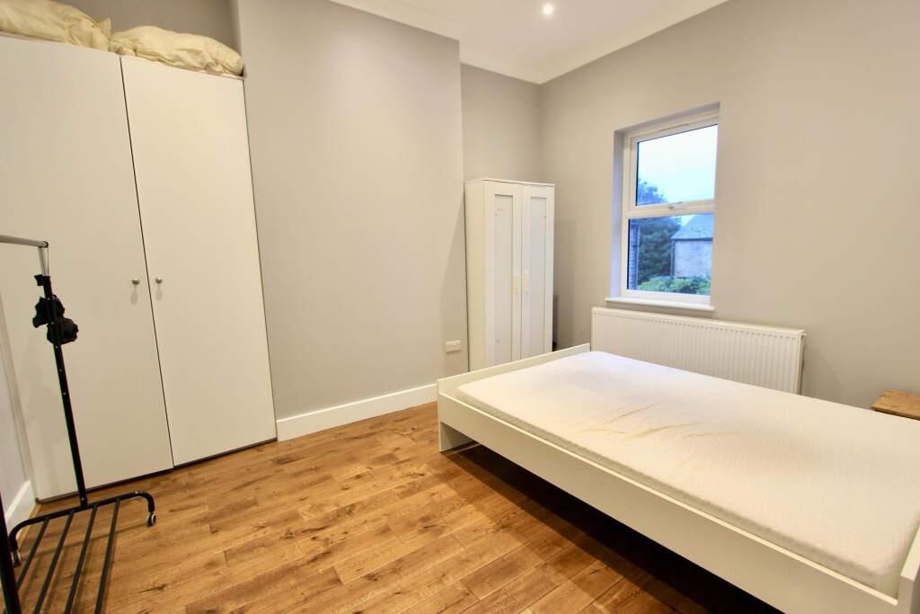 Friern Barnet Road, London, N11