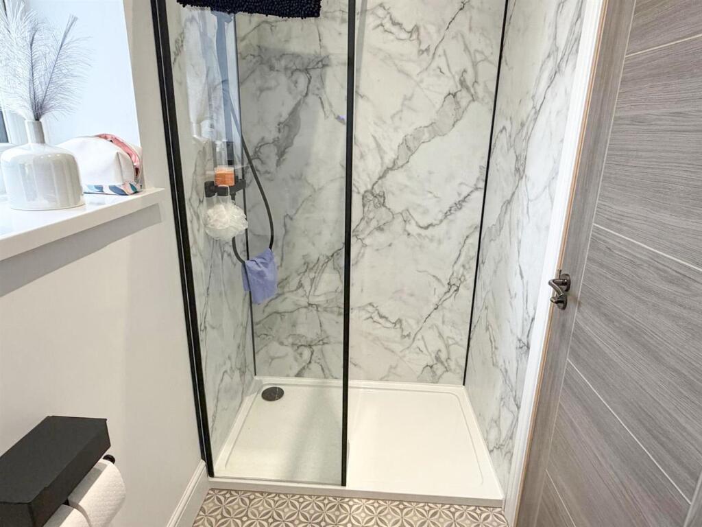 3 bed semi-detached house, Silsden 11