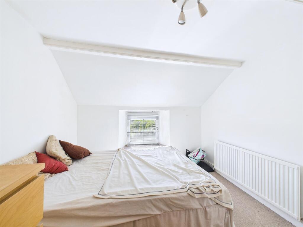 13 - Block of four flats.jpg