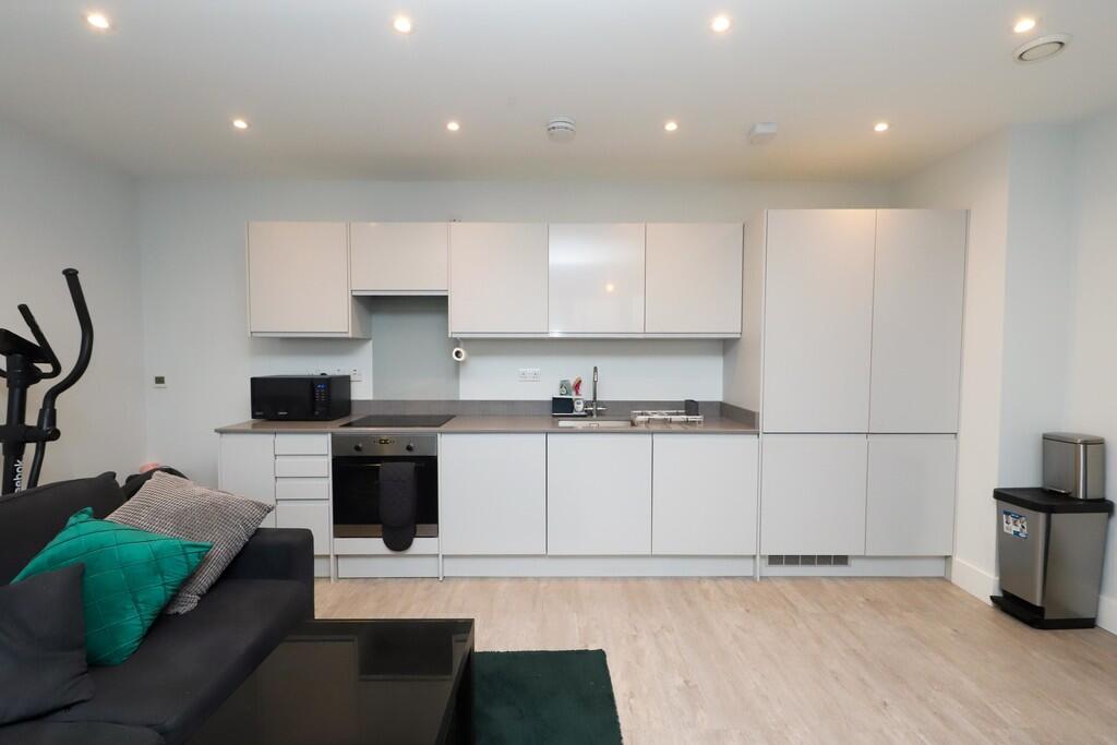 7 Trinity Court (...