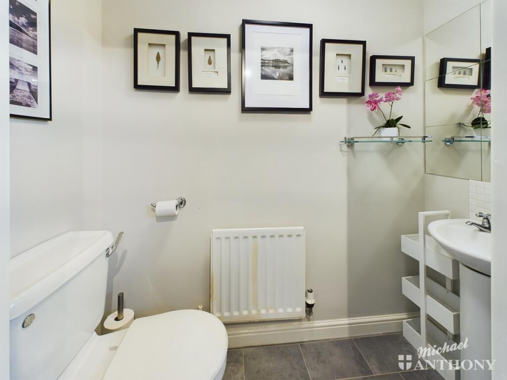 CAM03852G0-PR0199-STILL009