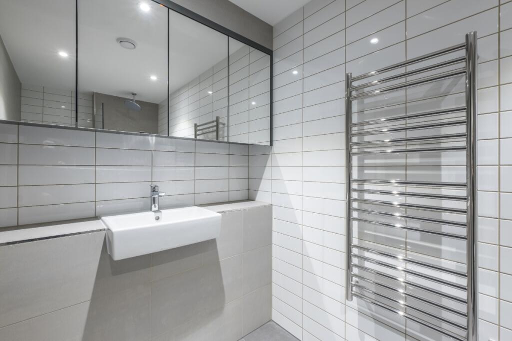 bathroom storage