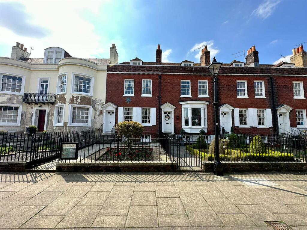 Charles Dickens Birthplace.jpg