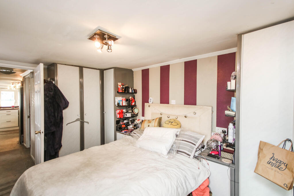 Master Bedroom 2.JPG