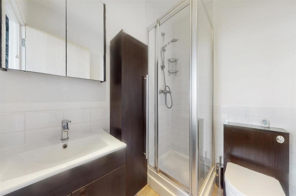 Flat 35, 8 Hillside - M3F7ljXvGDzo9ORwRTza.jpg