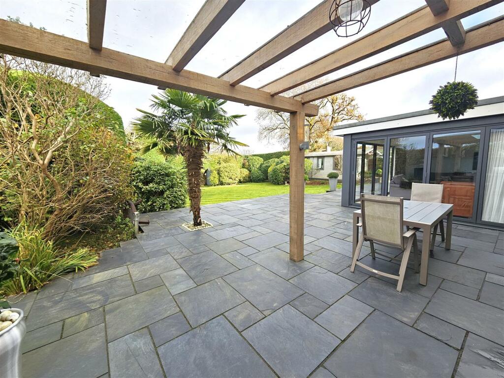 Pergola.jpg