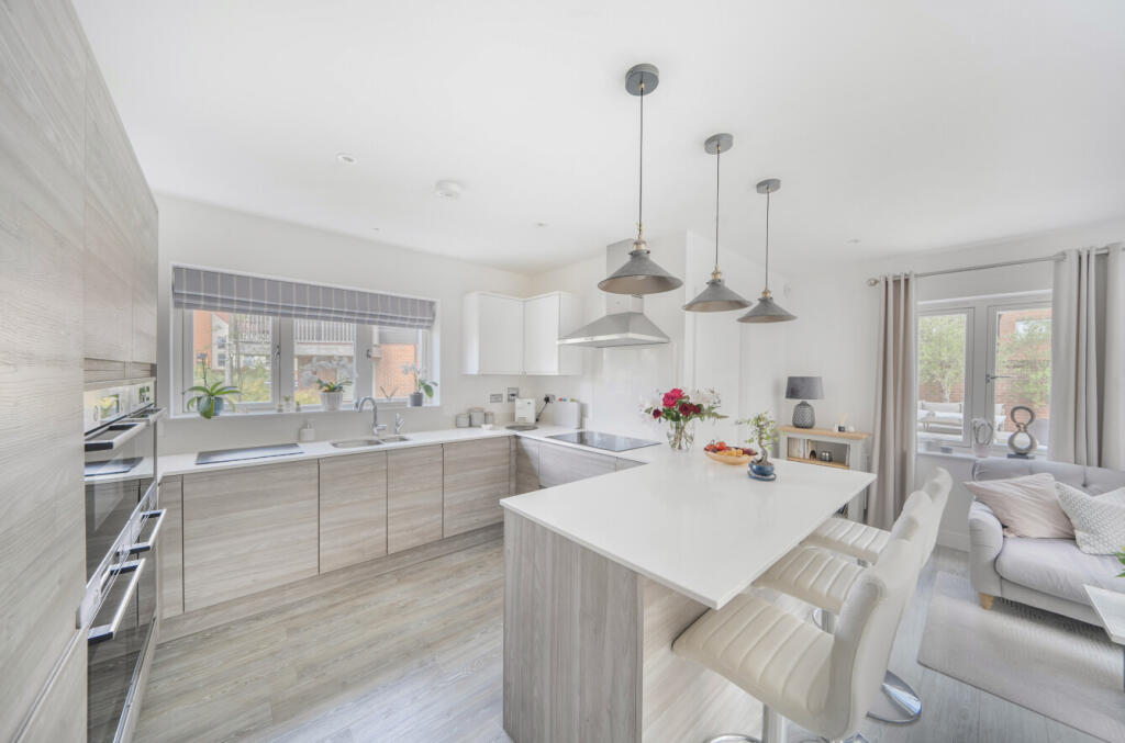 1305310-16-684328...