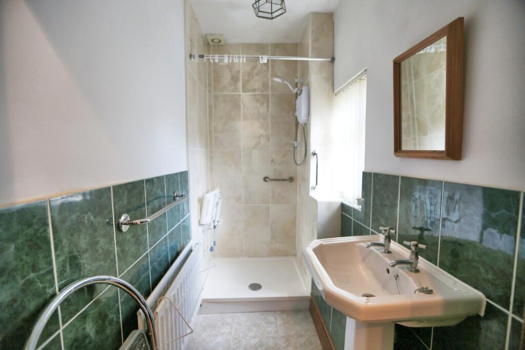 Annexe Shower Room