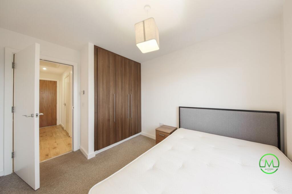 1 Forge Square, E14