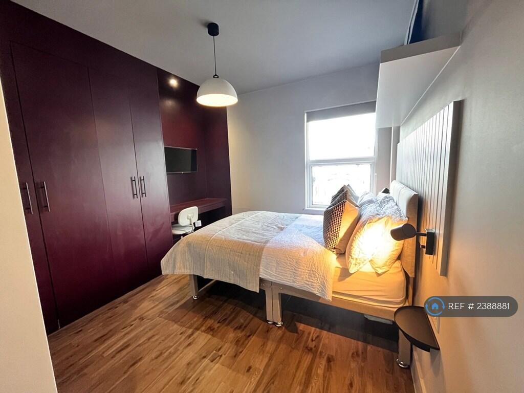 Room4
