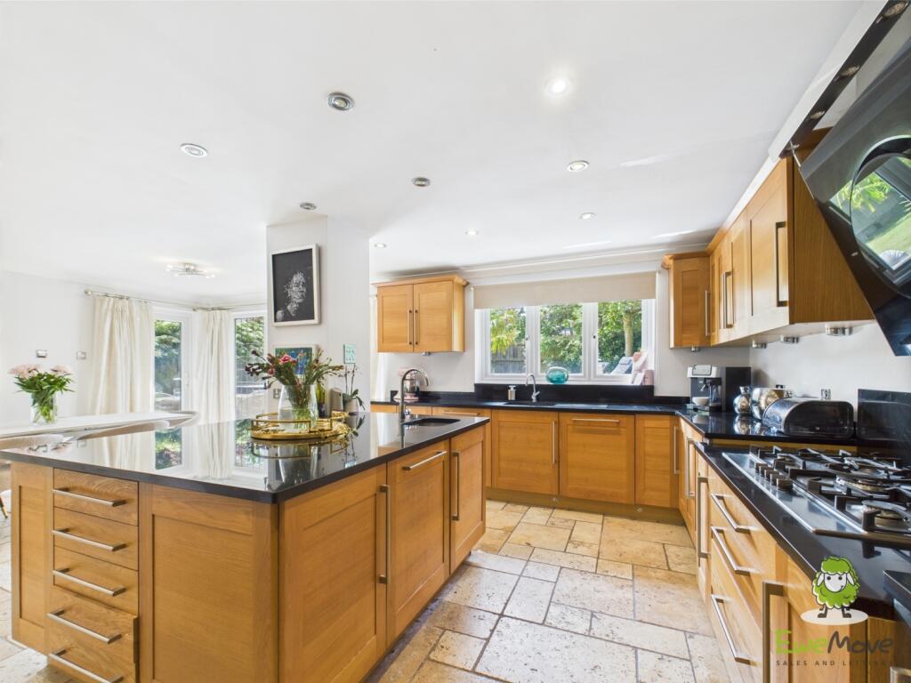 CAM03778G0-PR0239-STILL022