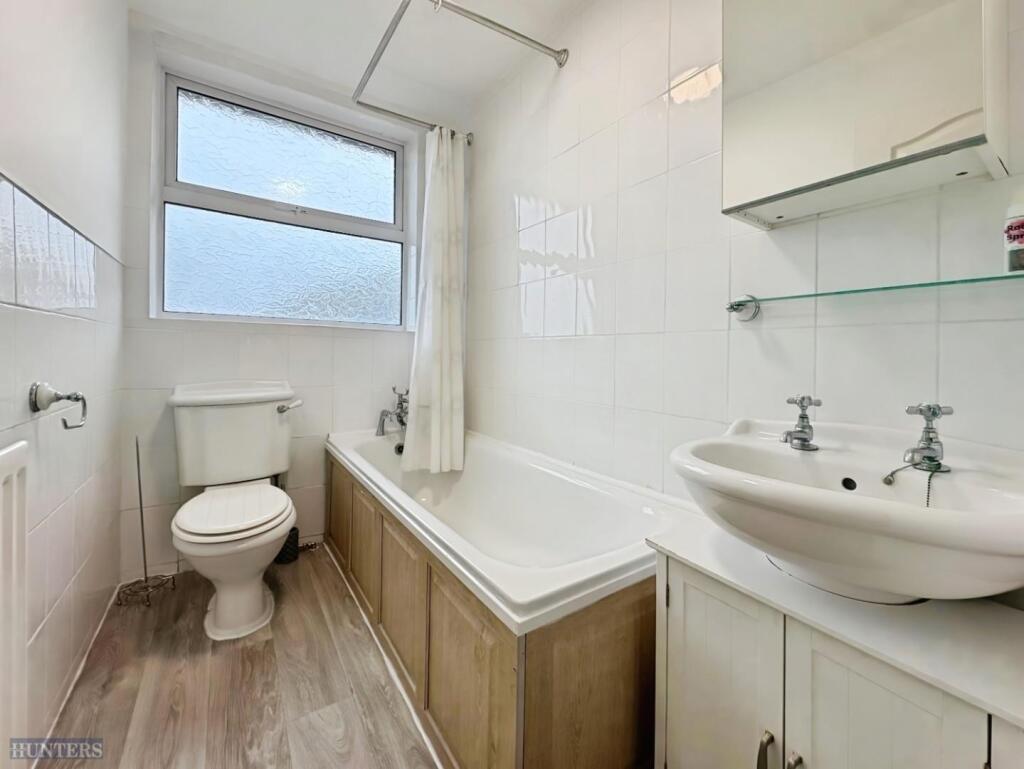 ba9d3f0a-Bathroom 20a.jpg