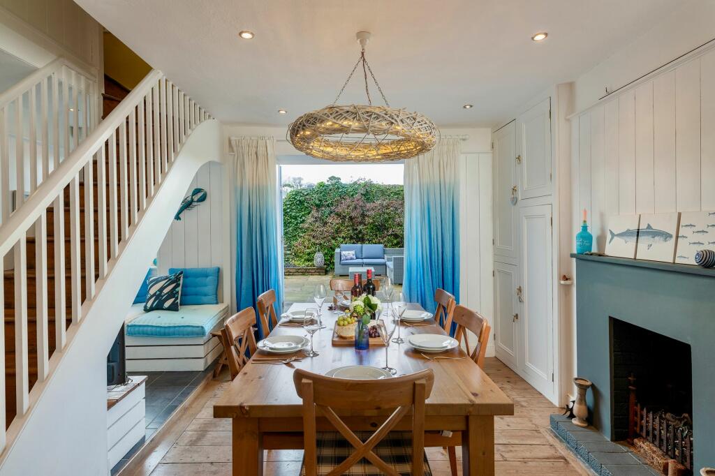 10 South Ford Road - Dartmouth - Dining and Sitting Area