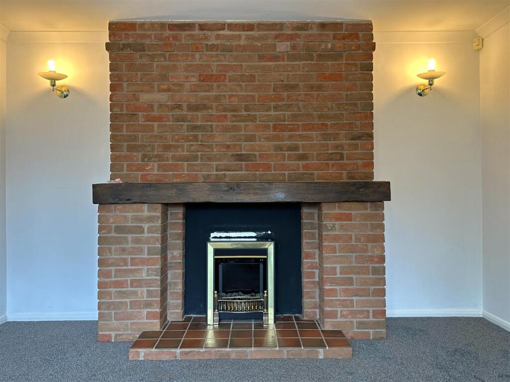 Feature Fireplace 121