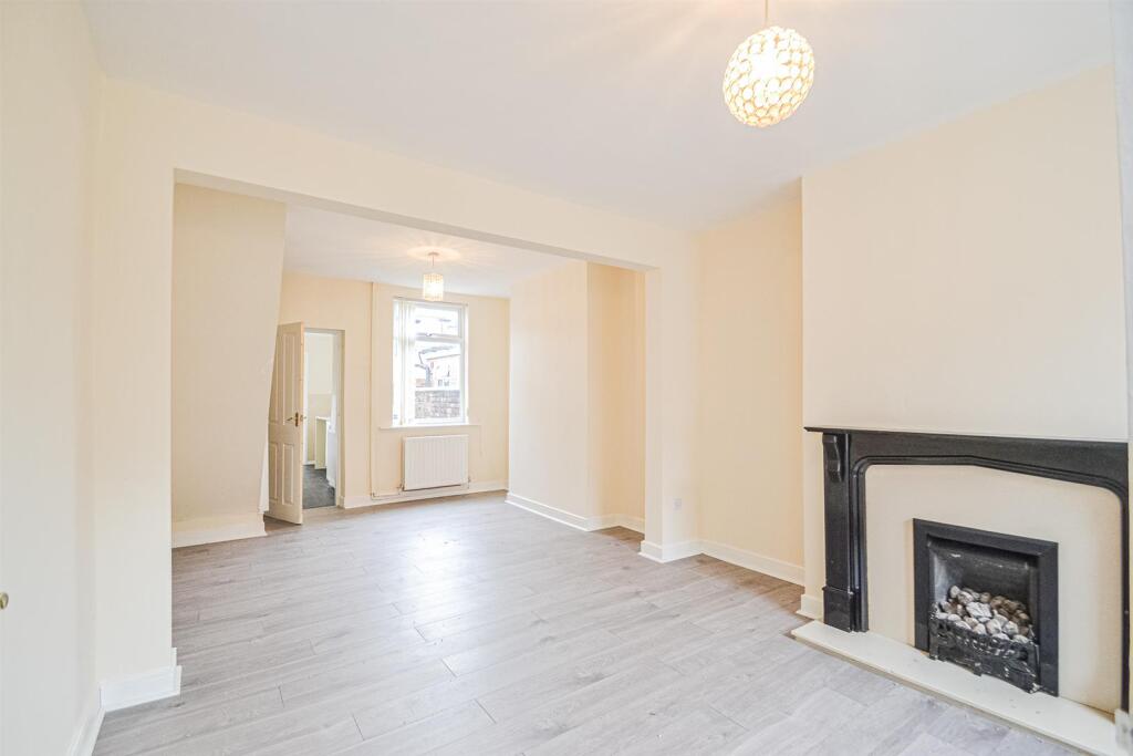 Lounge &amp; Dining Area