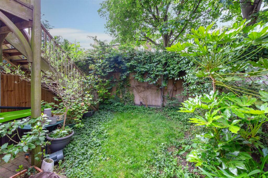 0051_116 Widdenham Road N7.jpg