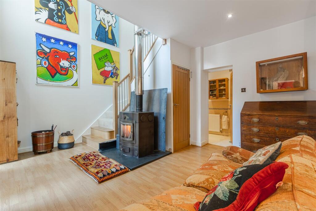 A32 - Chapter House Torquay - 250407.jpg