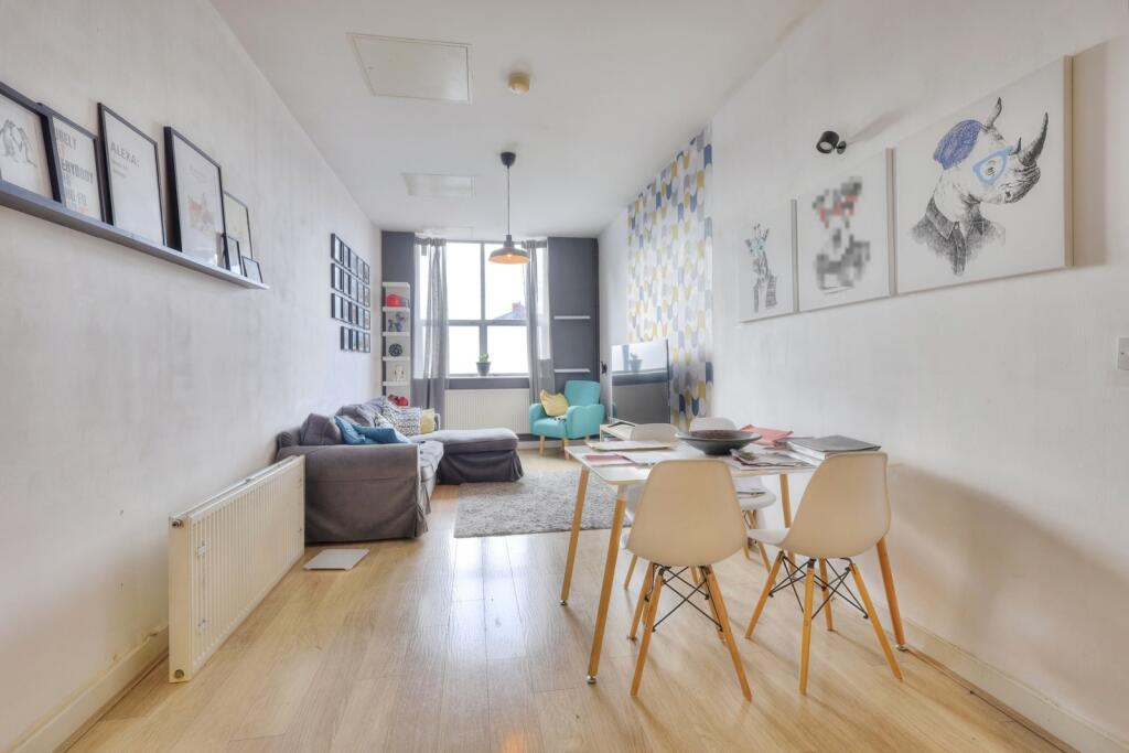 Living Room/ Diner