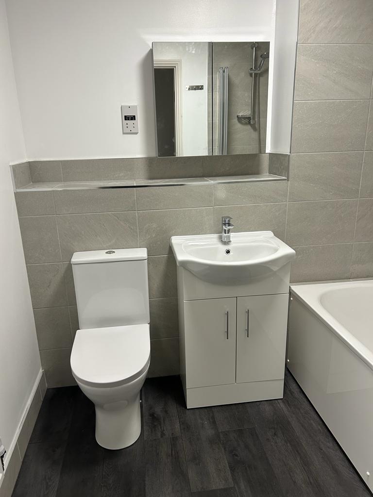 Granger Bathroom 6.jpg