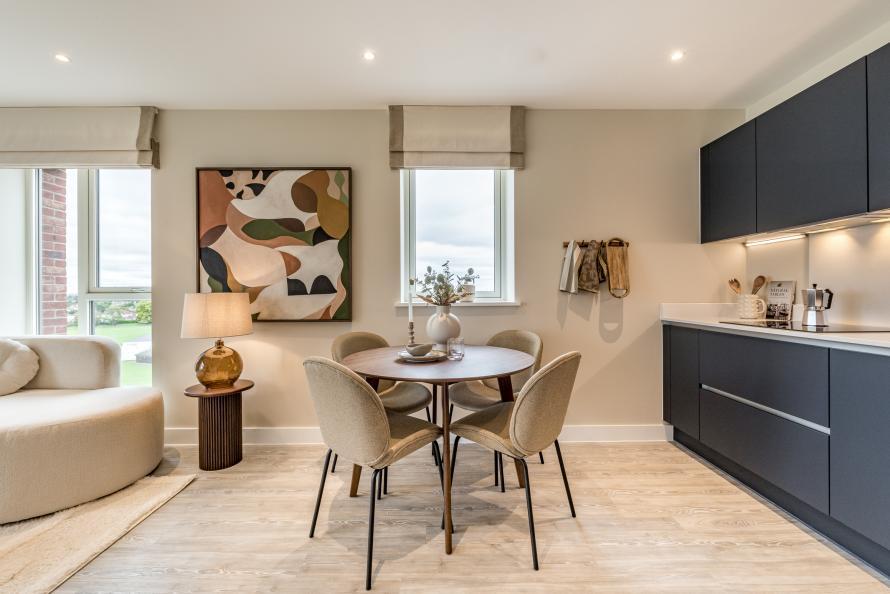 Lampton Parkside, Forest View, dining room
