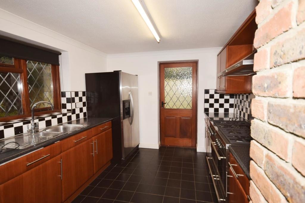 KITCHEN: