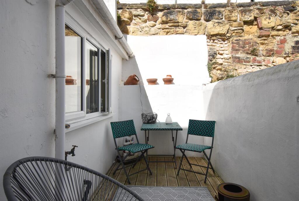 Courtyard garden