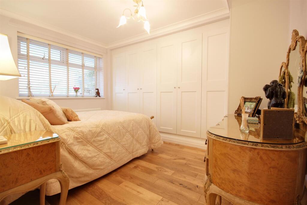 BEDROOM 1 (REAR)