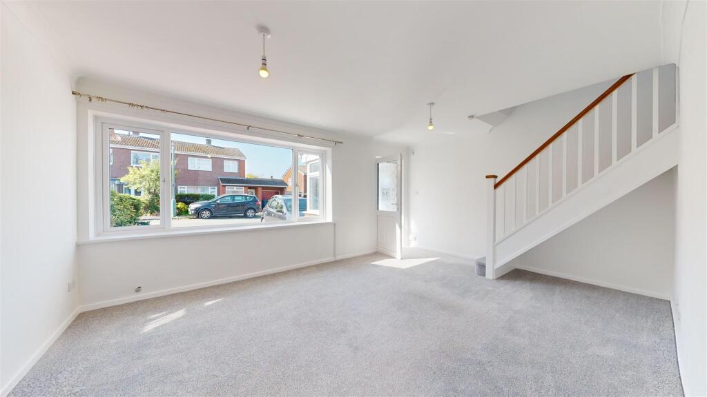 Greenwood Close 4, Living Room 1.jpg