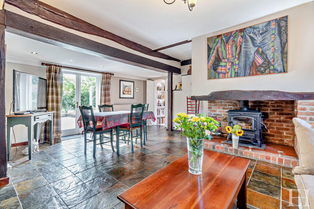 8658493-interiorW...