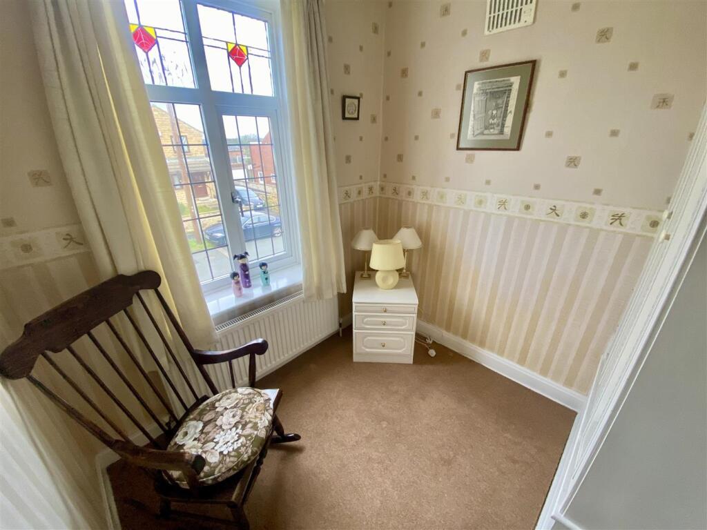 Bramleys Estate Agents - Glebe Gate - Thornhill (1