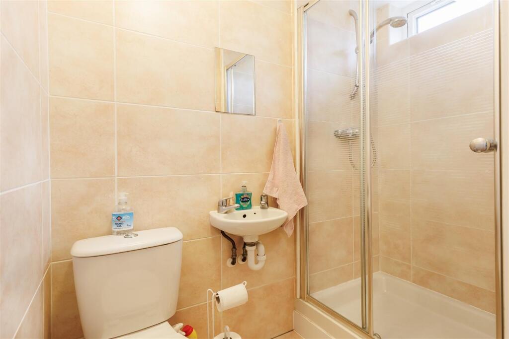 16 Highfield Gr (3).jpg