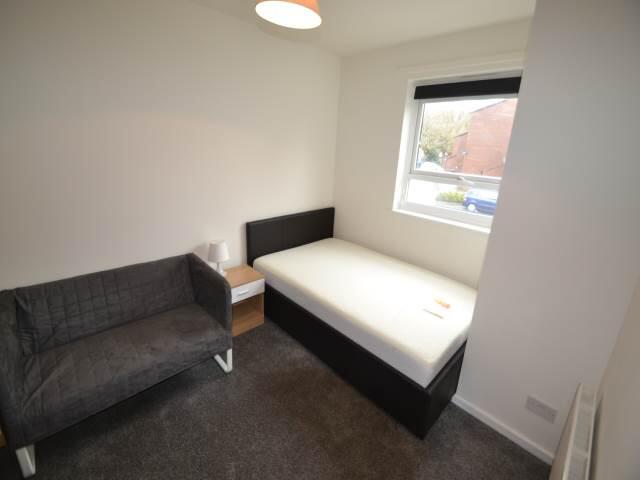 36 Dudmaston, Hollinswood, 