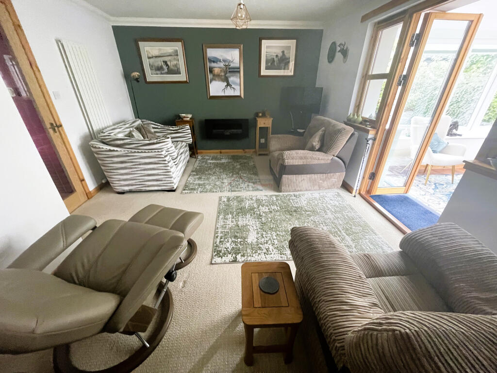 Lounge a.JPG